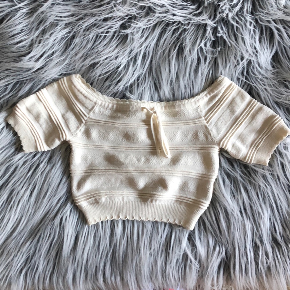 Urban outfitter crop-top